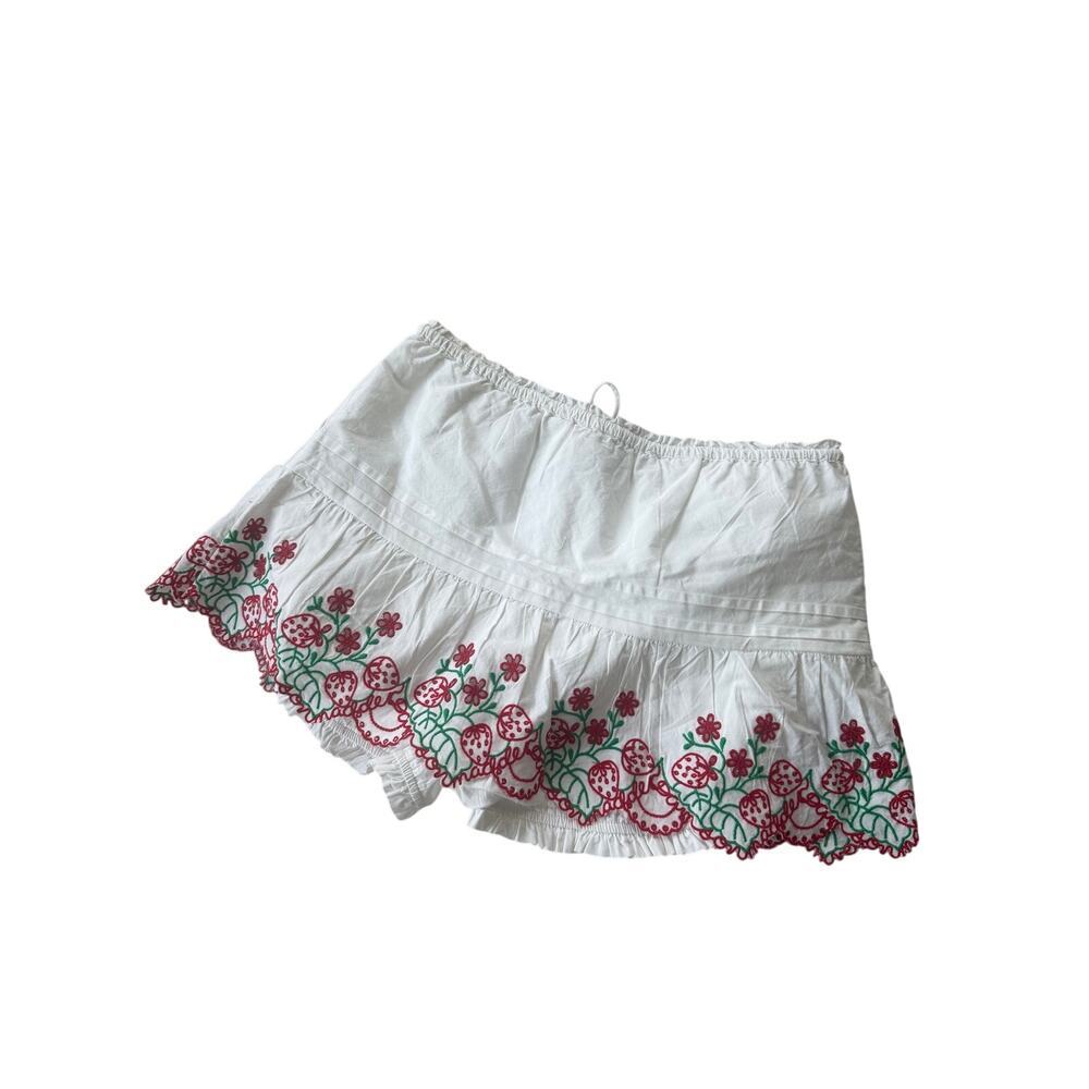 DAMSON MADDER
Andy Floral-Embroidered Cotton Skort 12 Srawberry Detail - Picture 3 of 9